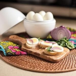 **4 Egg Hard Boiled Egg Cooker – Compact ABS Microwave Egg Boiler with Egg-Shaped Design – Perfect for Breakfast, Meal Prep & Keto Diet**