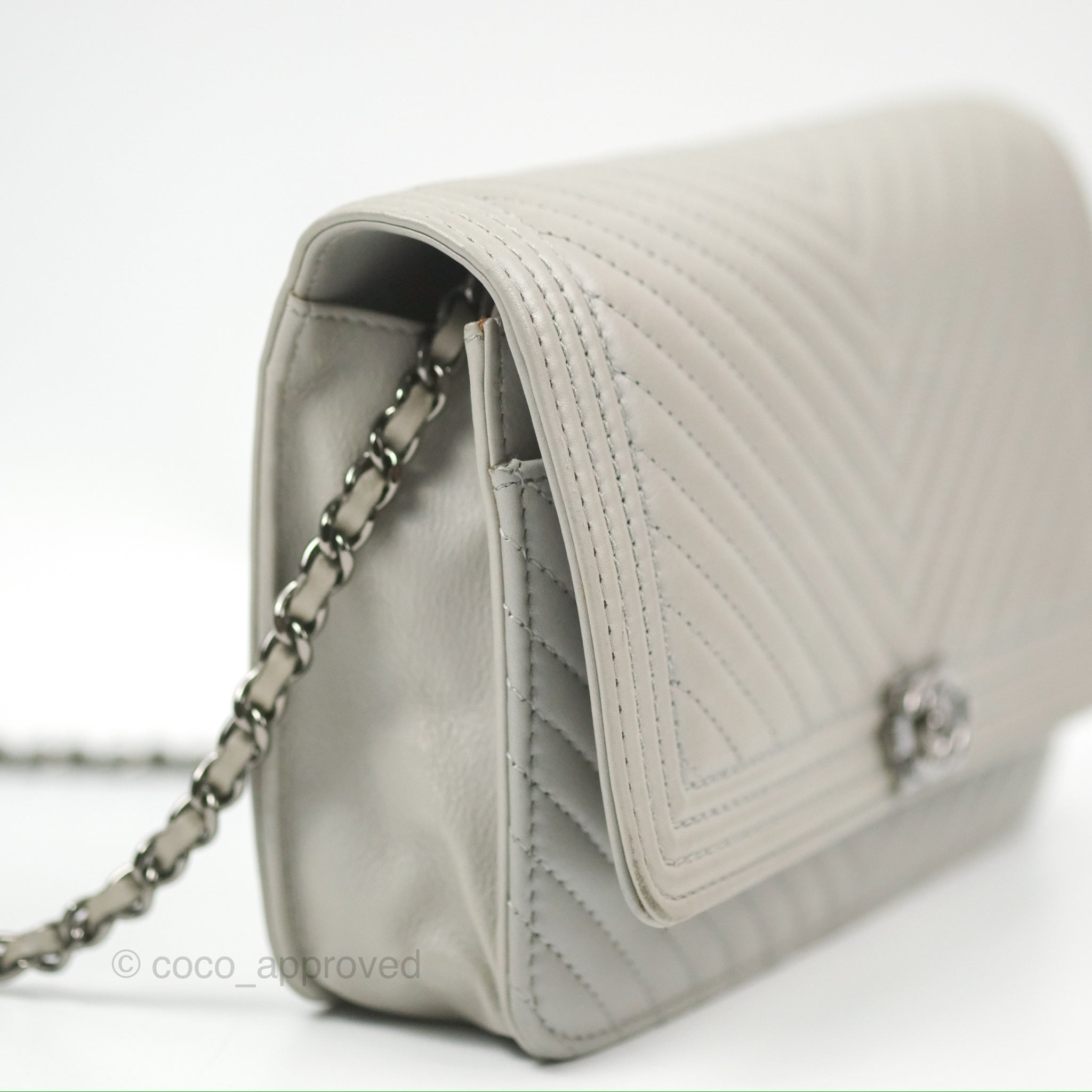 Chanel Chevron Boy Wallet on Chain WOC in Grey Lambskin with Gun Metal Hardware - Luxury Crossbody Bag for Women, Perfect for Evening Events & Daily Use