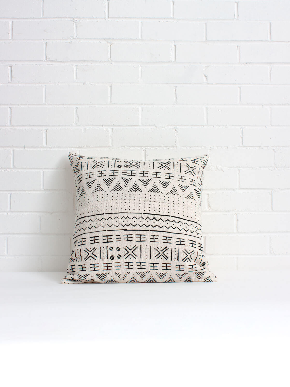 Handmade White Mudcloth Pillow Covers - Boho Chic Decorative Throw Pillows for Sofa, Bed & Home Decor - Perfect for Living Room, Bedroom & Bohemian Style Interiors