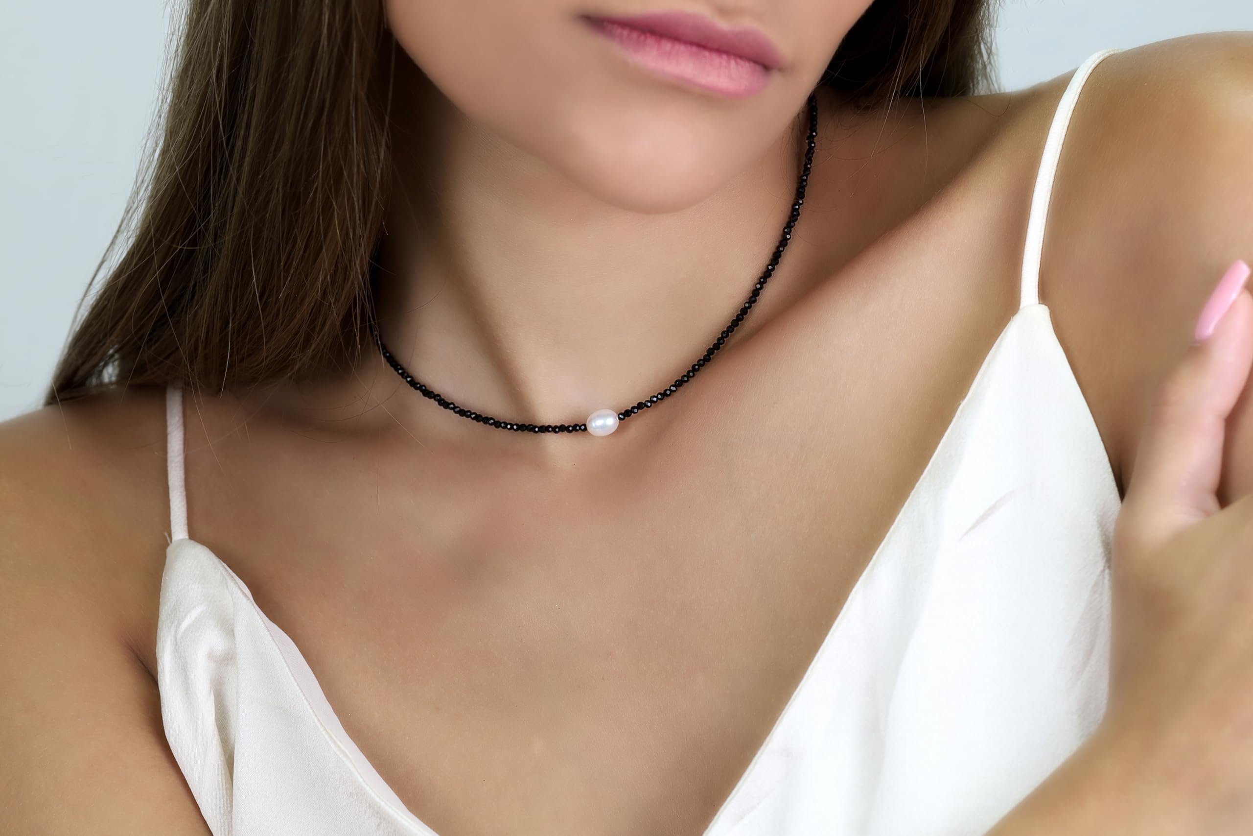 2mm Beaded Spinel Black Beads Necklace with Freshwater Pearl Pendant - Elegant Gold Bridal Jewelry for Weddings, Bridesmaid Gifts & Special Occasions - Delicate Beaded Necklace for Evening Parties, Anniversaries and Formal Events