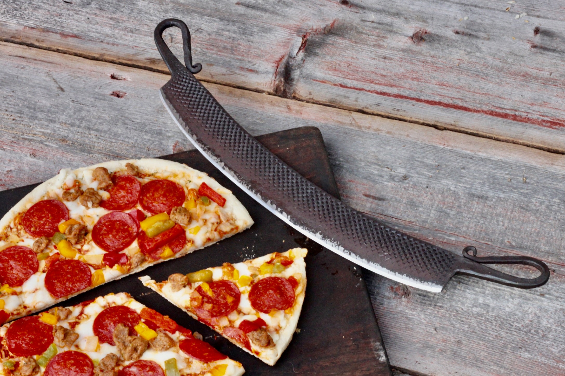 Premium Pizza Rocker Cutter - Stainless Steel Pizza Wheel with Ergonomic Handle - Perfect for Cutting Pies, Slicing Dough & Serving Pizza - Ideal for Home Kitchens, Pizzerias & Pizza Parties