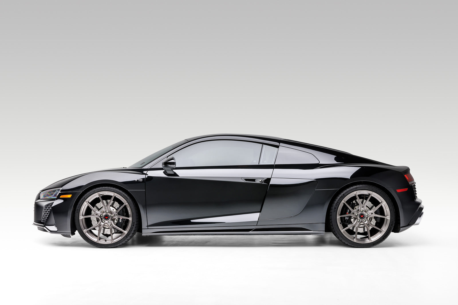 Audi R8 20 VPX 101 Liquid Smoke - High Performance Car Accessory for Racing & Car Enthusiasts - Perfect for Track Days & Auto Shows