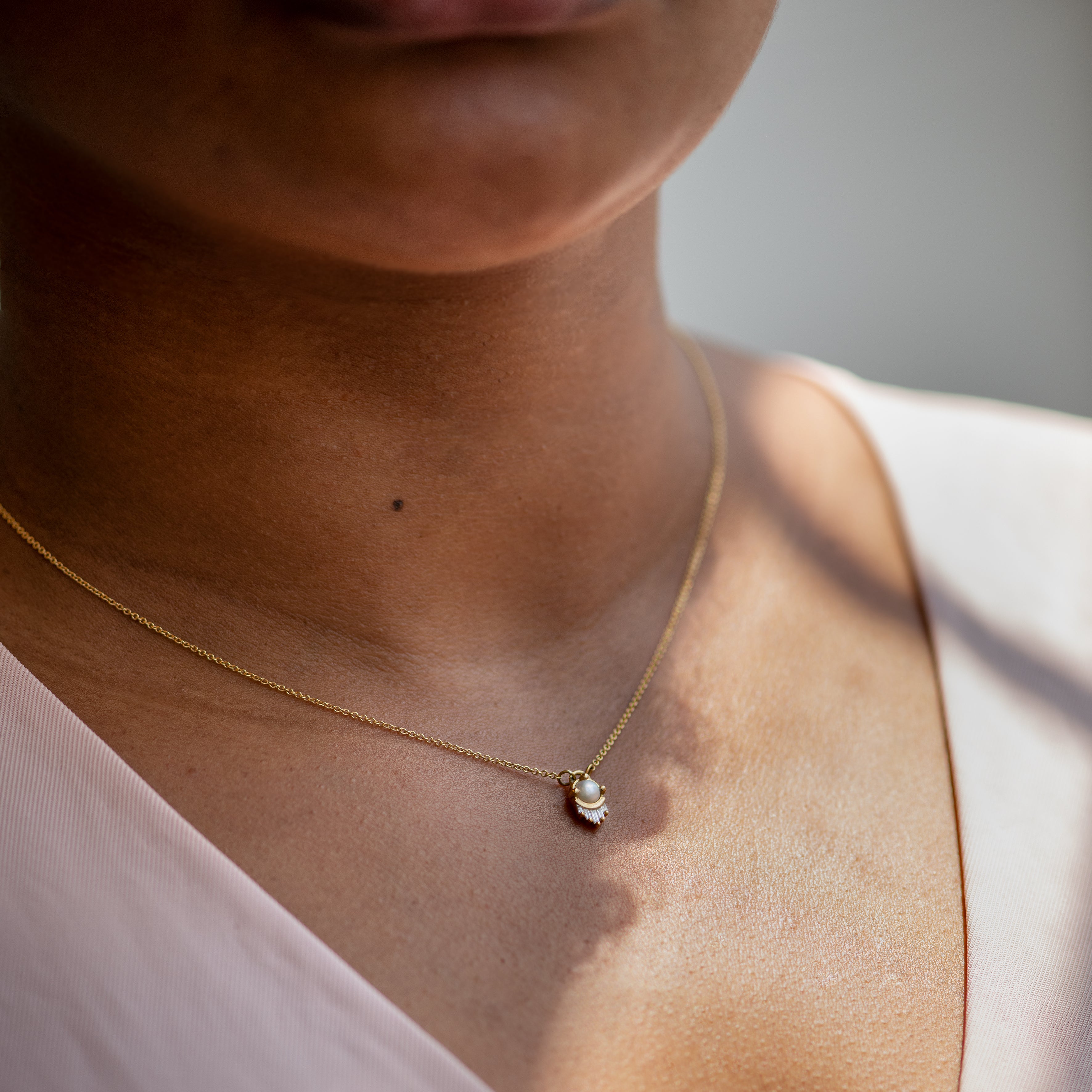 Luxury 14K Solid Gold Pearl and Diamond Necklace for Women - Elegant Bridal Jewelry, Anniversary Gift, Wedding Party Accessory
