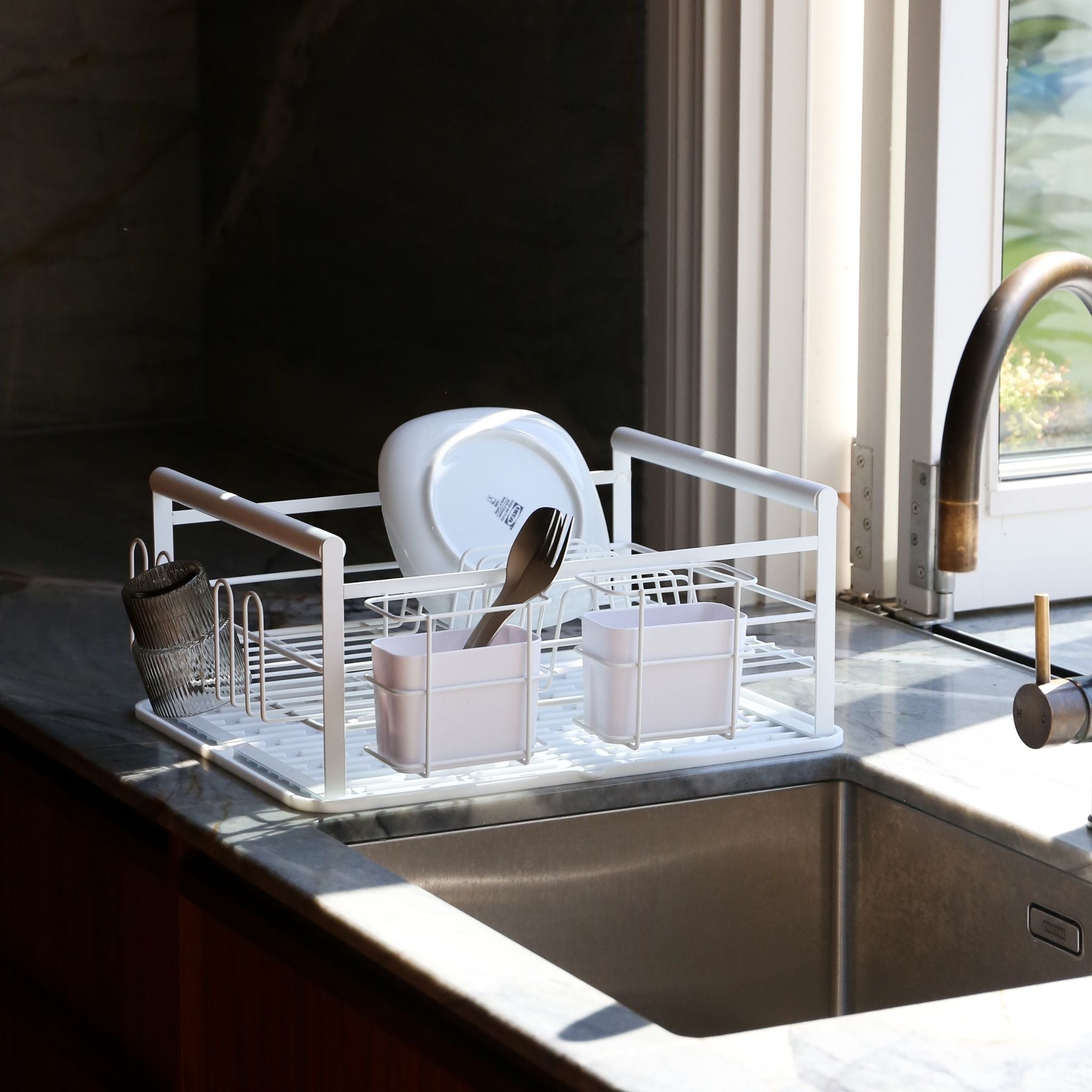 DESIGNSTUFF White Dish Drying Rack with Removable Utensil Holders - Space Saving Countertop Organizer for Kitchen, Dining Room & Small Apartments