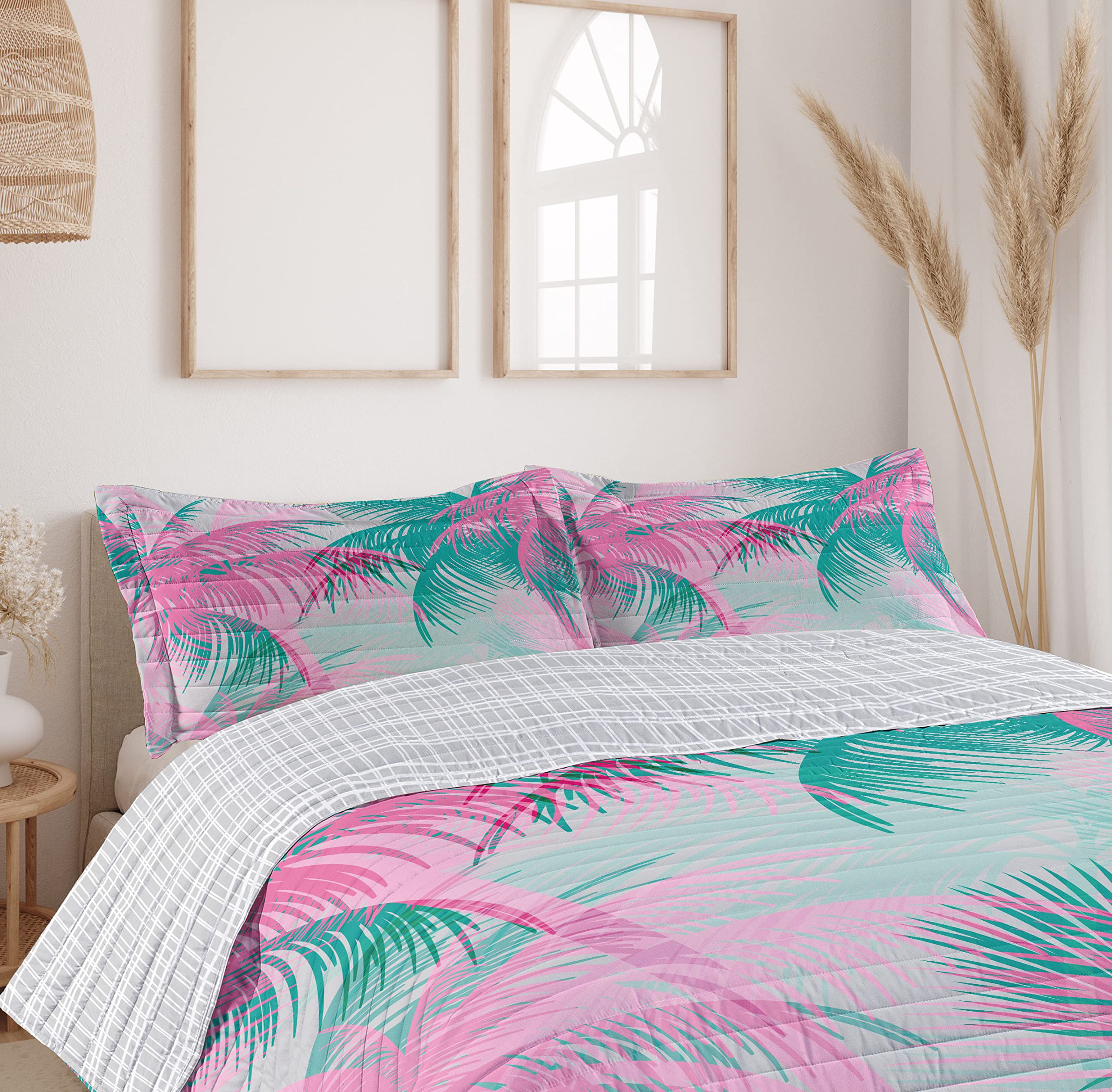 Ambesonne Reversible Queen Size Bedspread Set - Vibrant Pink & Green Palm Leaf Beach Theme, Includes Comforter & Pillow Shams | Soft Microfiber Bedding for Coastal Decor, Boho Chic Bedroom, Summer Parties