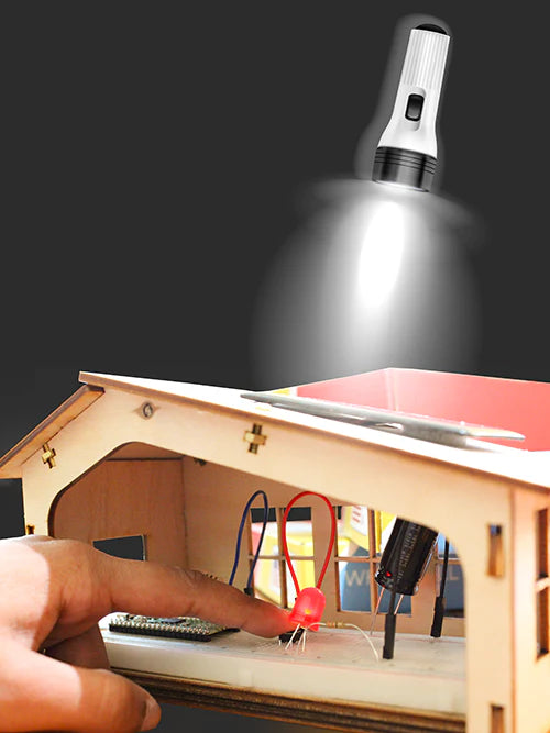 Piper Make Solar House Kit - DIY Solar Powered House Model for Kids & Teens - STEM Learning Toy for Science Projects & Renewable Energy Education - Perfect for Home, Classroom & Science Fairs
