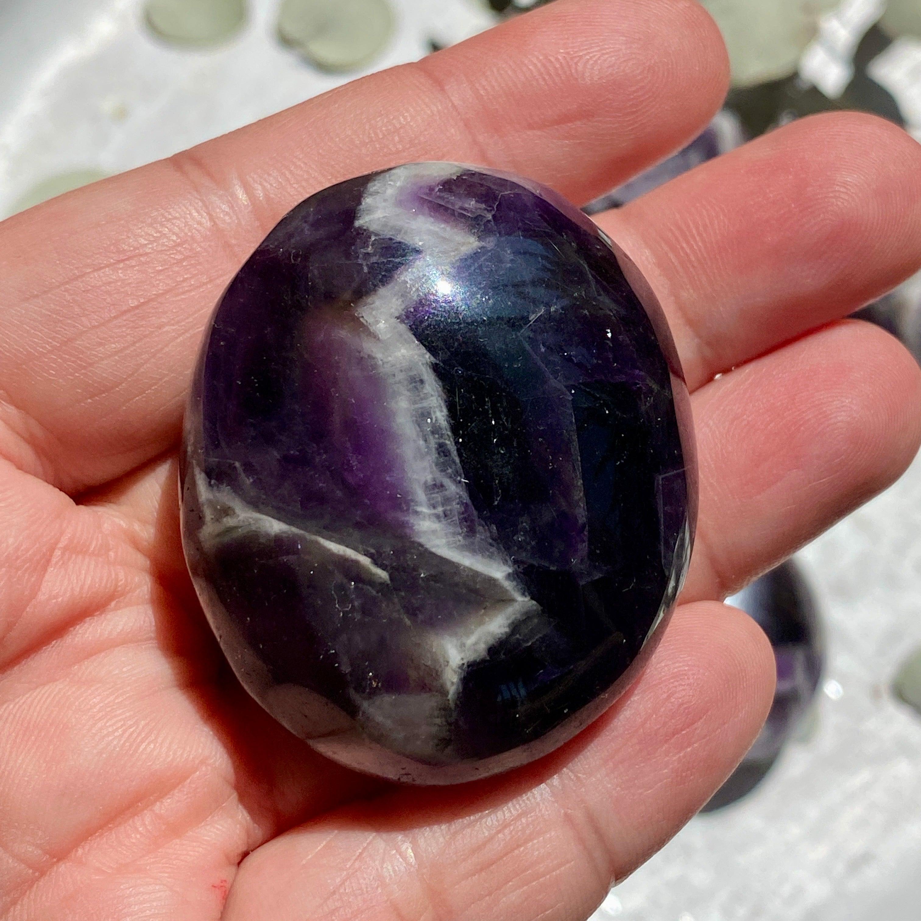 Chevron Amethyst Palm Stone - Natural Healing Crystal for Meditation, Stress Relief & Spiritual Growth - Perfect for Yoga, Reiki & Home Decor