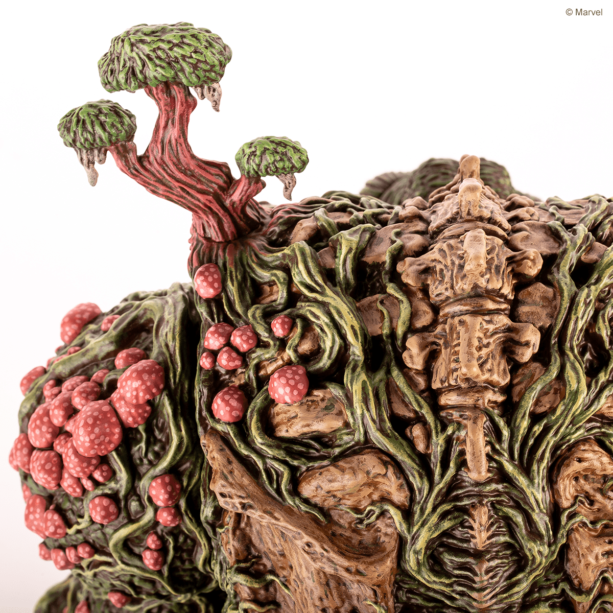 Man Thing Designer Vinyl Figure - Marvel Comics Collectible Statue for Home Decor & Superhero Fans | Perfect for Display Shelves, Office Desks & Comic Book Collections