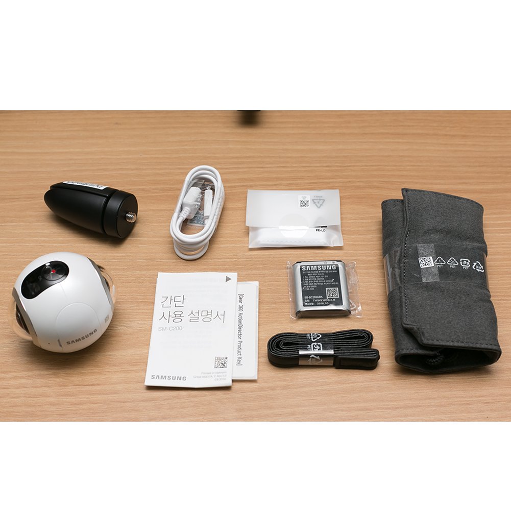Samsung Gear 360 VR Camera - 4K Dual Lens Spherical Action Camera (White) for Travel Vlogging, Live Streaming & 360° Video Recording - UK Version