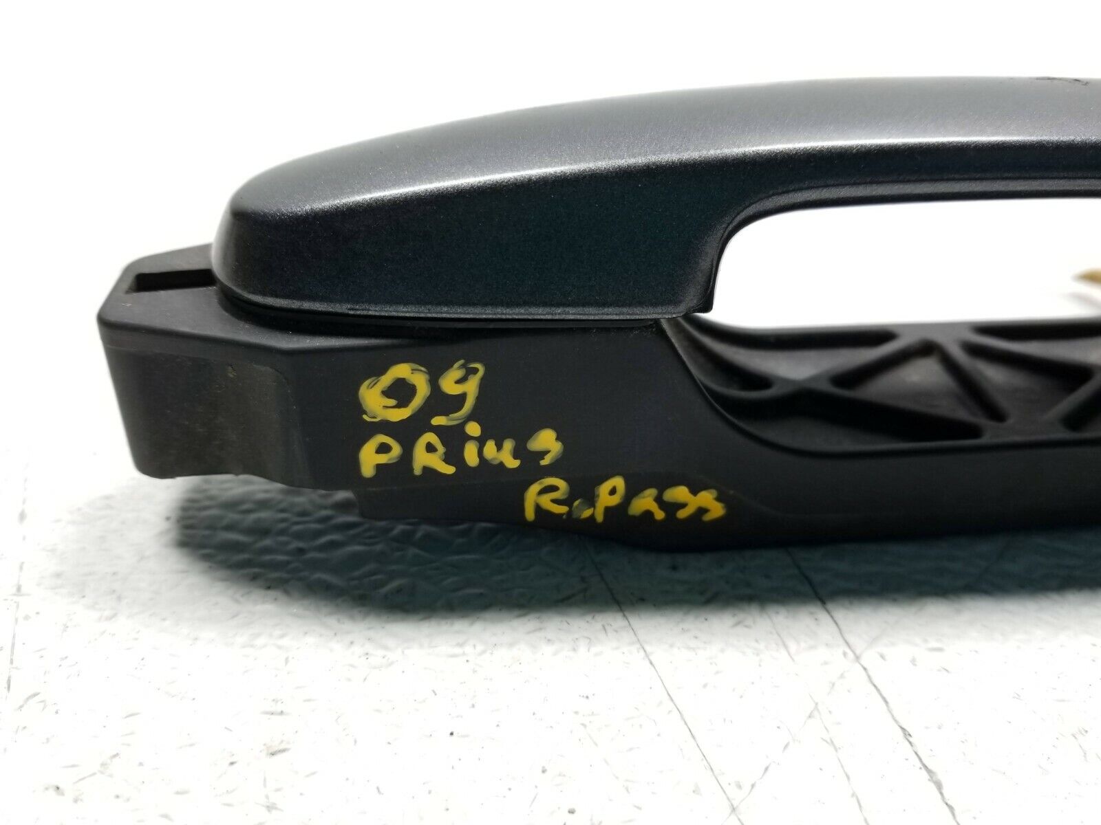 2005-2009 Toyota Prius Right Rear Passenger Exterior Door Handle - OEM Replacement Part - Perfect for Car Repair & Maintenance