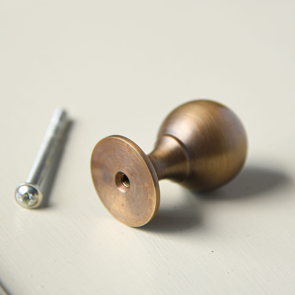 Vintage Antique Brass Penrose Cabinet Knob - Classic Drawer Pulls for Kitchen, Bathroom & Furniture - Elegant Hardware for Home Renovation & DIY Projects