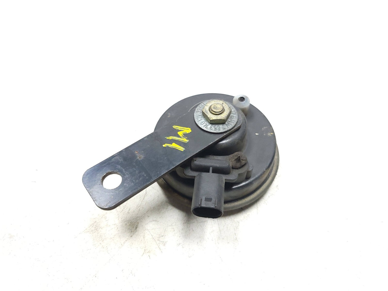 Original BMW K1200R K1200 Horn Signal OEM Replacement Part - Perfect for Motorcycle Repair & Customization | Fits 2005-2008 BMW K1200 Models | High-Quality Bosch Component for Enhanced Safety on the Road