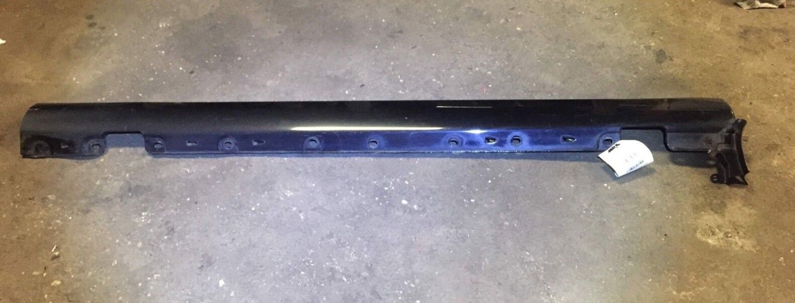 Mercedes C320 Left Driver Side Rocker Panel Skirt Molding OEM Replacement Part - Perfect for Car Body Repair & Restoration Projects