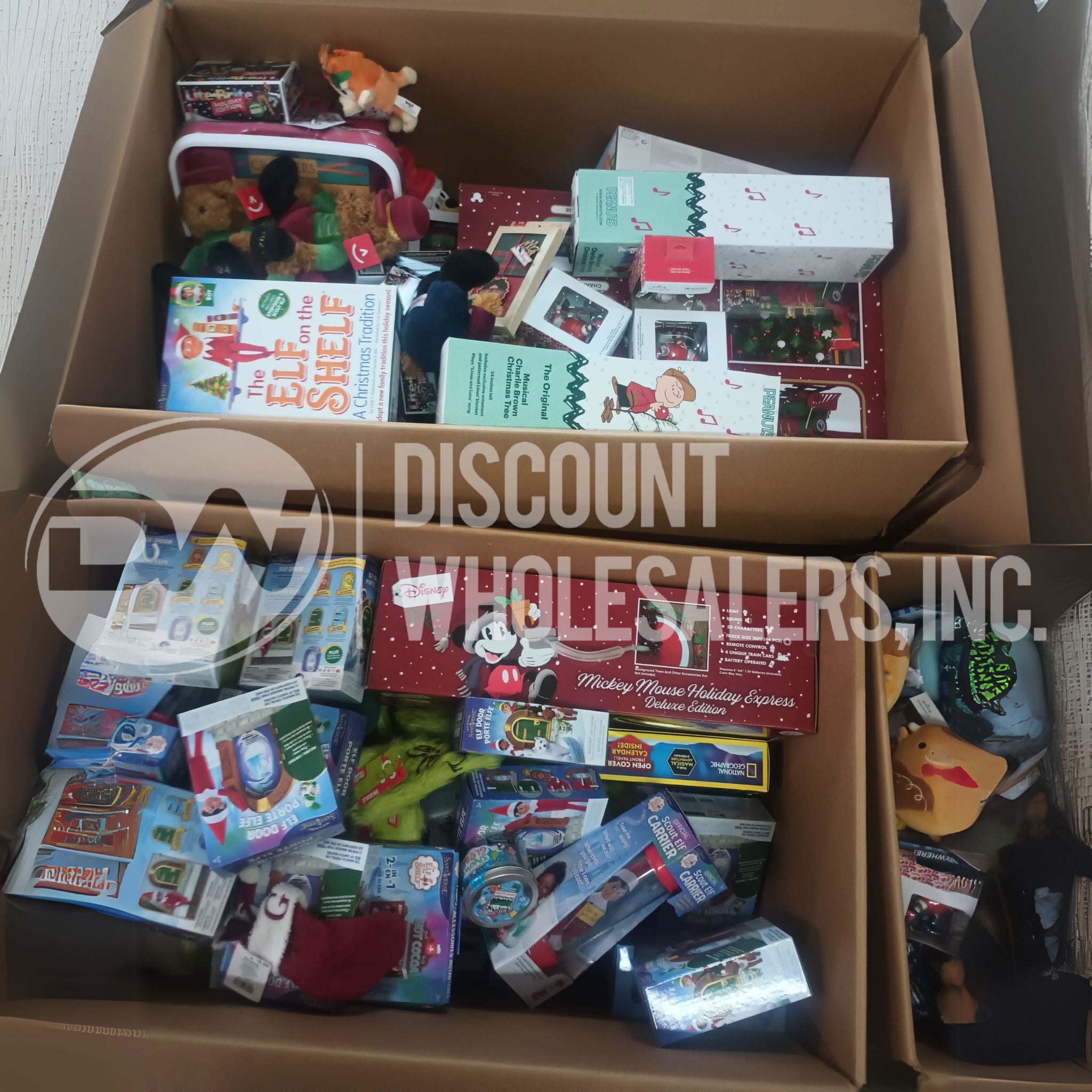 CVS Christmas Seasonal Bulk Candy (674 Pieces per Pallet) - Perfect for Holiday Parties, Gifts & Retail Displays