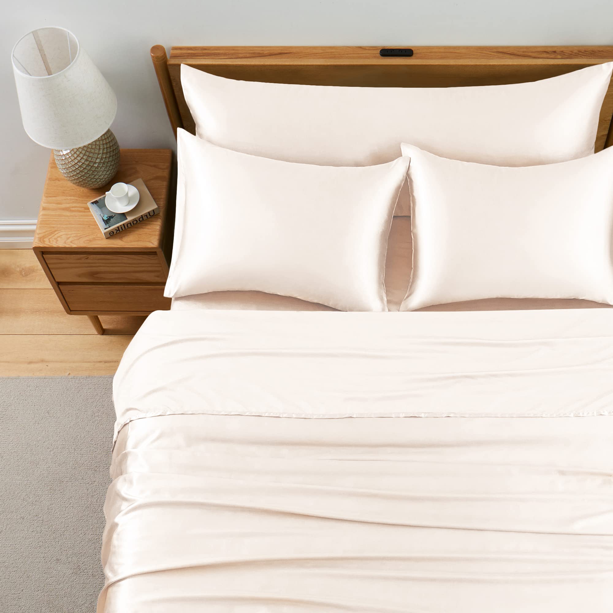 Entisn 5-Piece Silky Satin Sheet Set - Queen Size Luxury Bedding in Champagne | Ultra Soft, Breathable Satin Fabric | Includes 1 Fitted Sheet, 1 Flat Sheet & 3 Pillowcases | Perfect for Master Bedroom, Guest Room & Hotel Decor