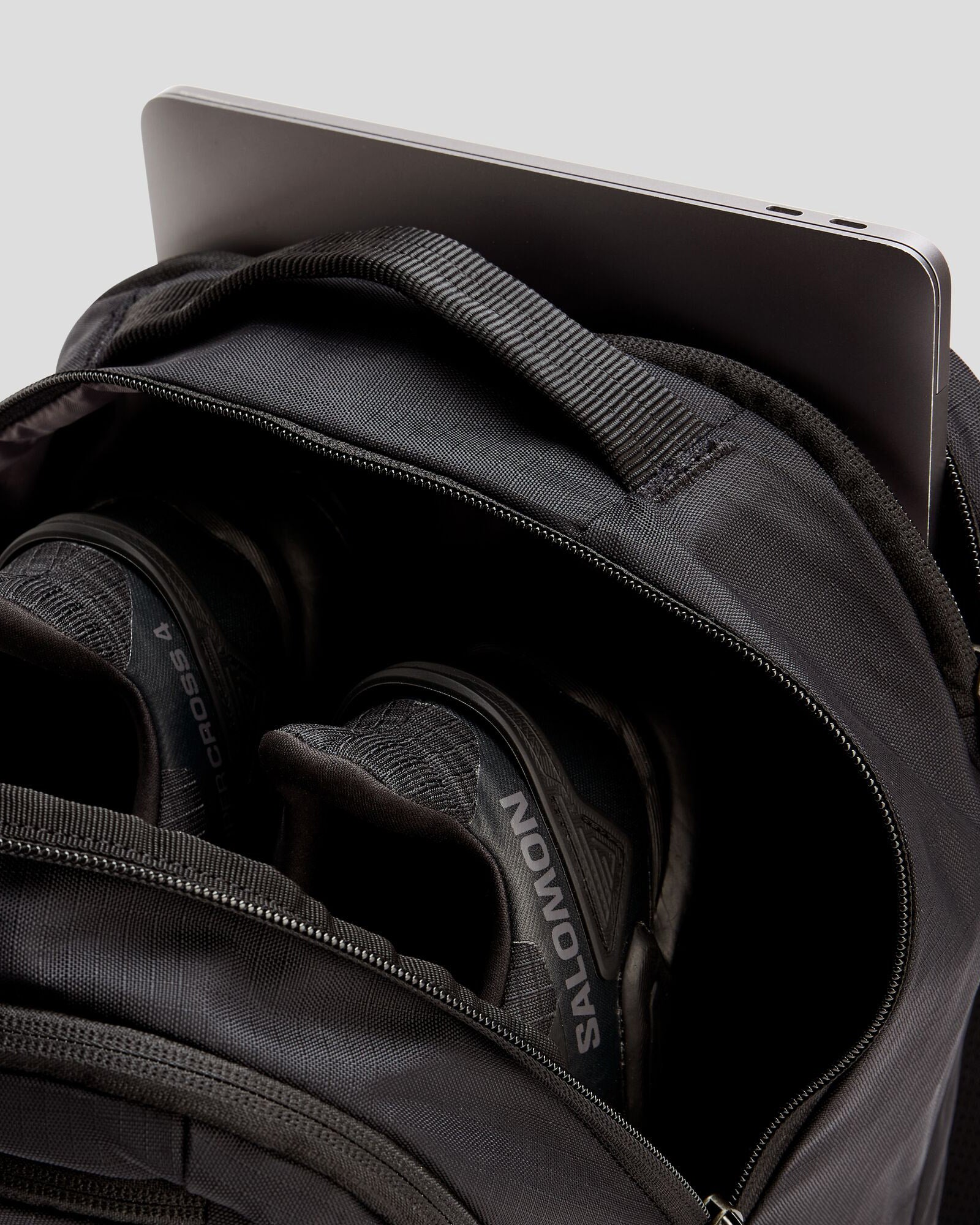 Axon Everyday Backpack 25L Black Stingray - Lightweight Durable Laptop Backpack for Work, Travel & School | Water-Resistant Daypack with USB Charging Port