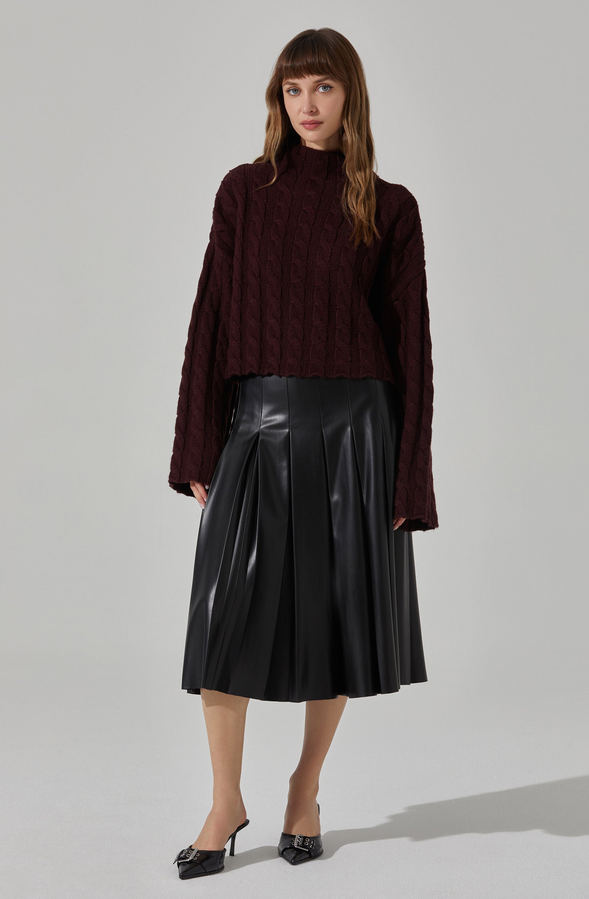 Sloan Cropped Cable Knit Sweater for Women - Soft Winter Pullover with Classic Cable Design - Perfect for Casual Outfits, Office Wear & Holiday Gatherings