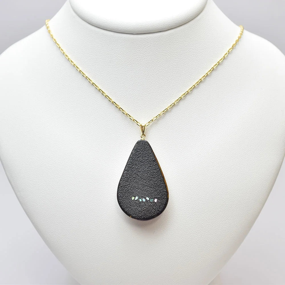 Exquisite Maki-e Urushi Lacquer Pendant Necklace with Amber & Floral Design - Handcrafted Traditional Japanese Jewelry for Women, Gift for Special Occasions, Wedding, Anniversary & Formal Events