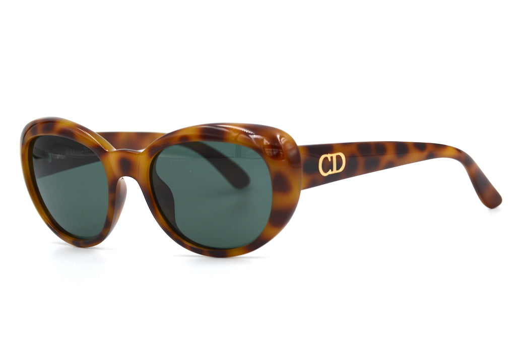 Christian Dior 2945 11 Sunglasses - Luxury Designer Shades for Women & Men | UV Protection, Fashion Statement for Summer, Beach & Outdoor Activities