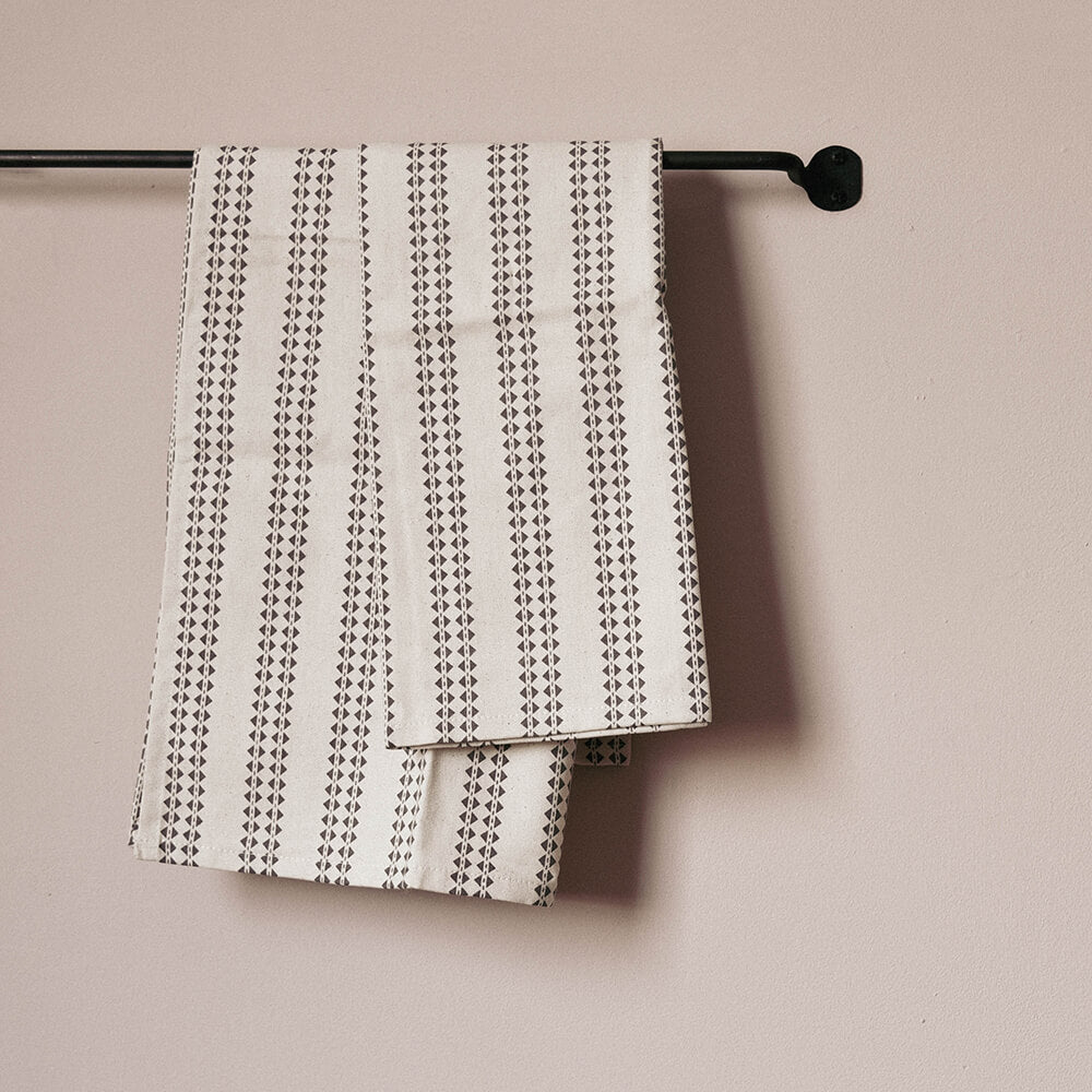 Premium Hatherop Cotton Tea Towels Set of 2 - Super Absorbent & Lint-Free Kitchen Towels for Drying Dishes, Glassware & Countertops | Ideal for Kitchen, Dining & Hosting