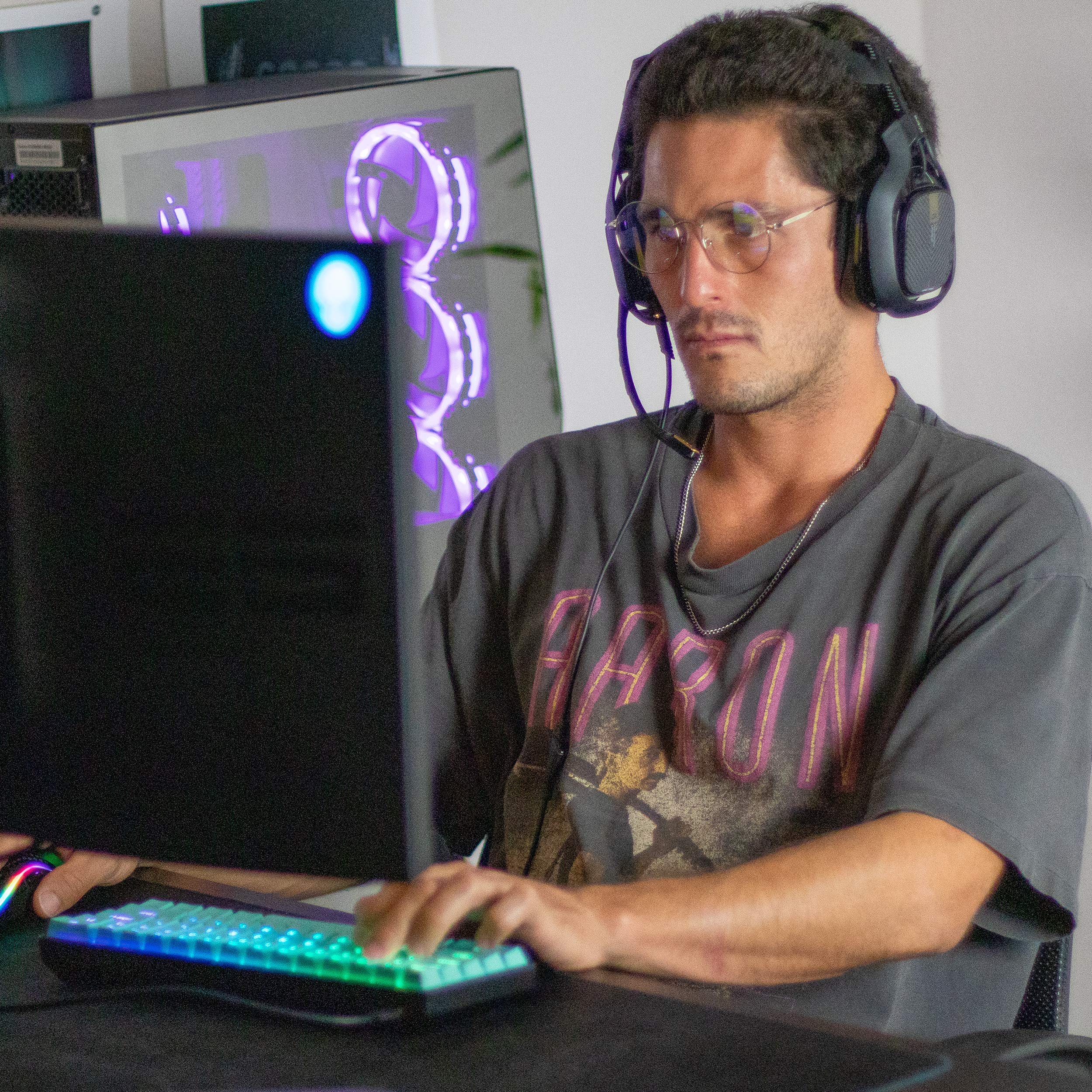 Premium Gaming Glasses for Eye Strain Relief - Blue Light Blocking Glasses to Reduce Headaches & Fatigue - Ideal for PC, Console & Mobile Gaming Sessions