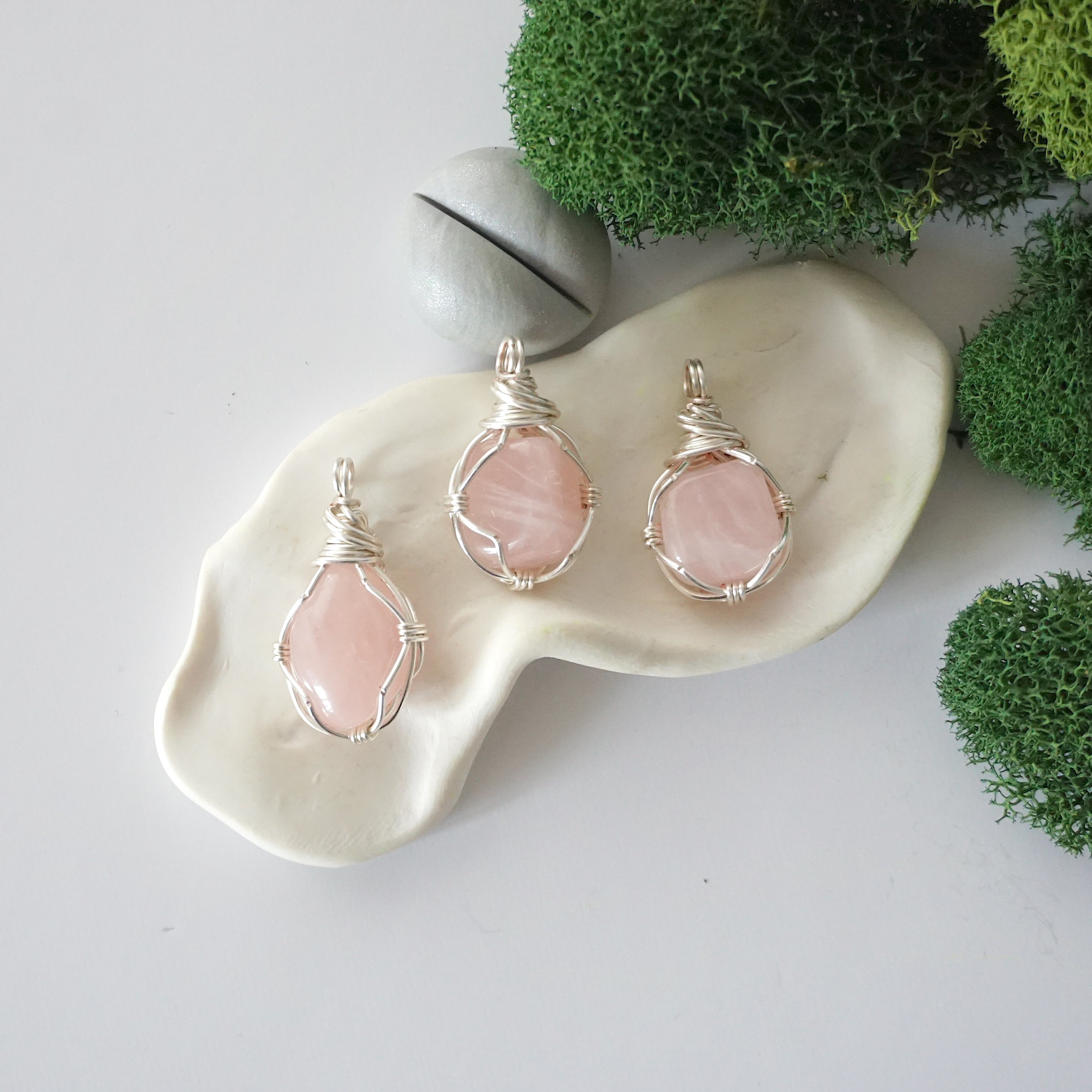 Simple Birthstone Necklace - Rose Quartz Crystal Pendant for Women | Elegant Jewelry Gift for Birthday, Anniversary & Valentine's Day | Perfect for Everyday Wear & Special Occasions