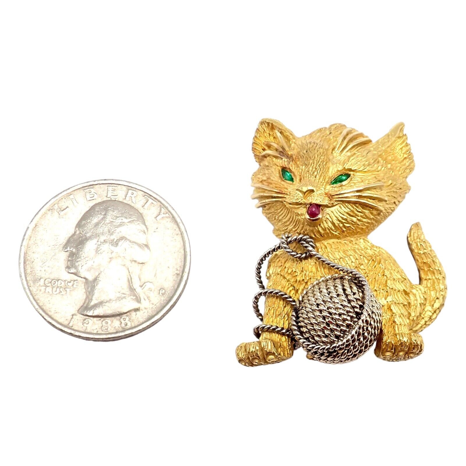 Vintage Tiffany & Co. France 20k Yellow Gold Ruby Emerald Cat Brooch Pin - Elegant Collectible Jewelry for Special Occasions & Gift Giving