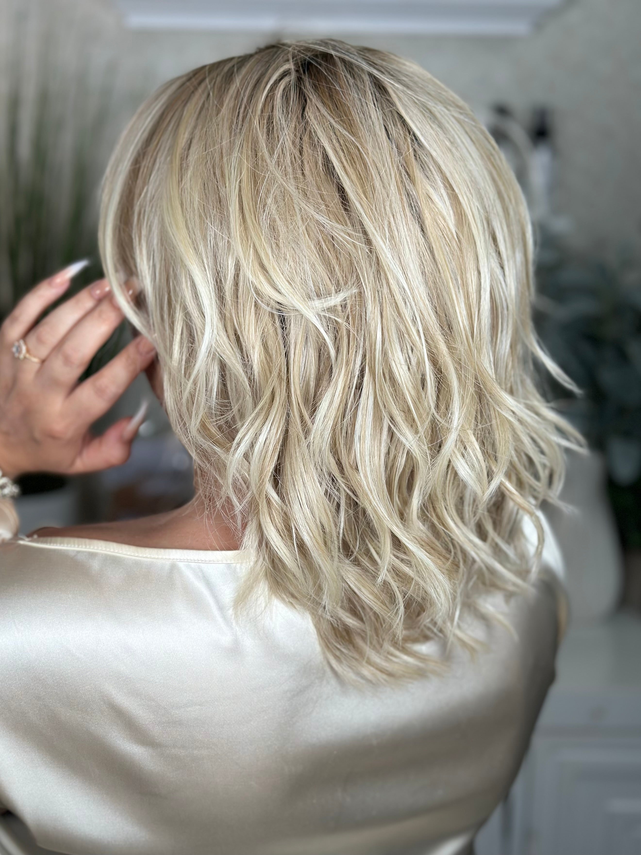 Paparazzi Blonde Hair Extensions - Clip-in Human Hair Extensions for Volume & Length - Perfect for Parties, Weddings & Special Events