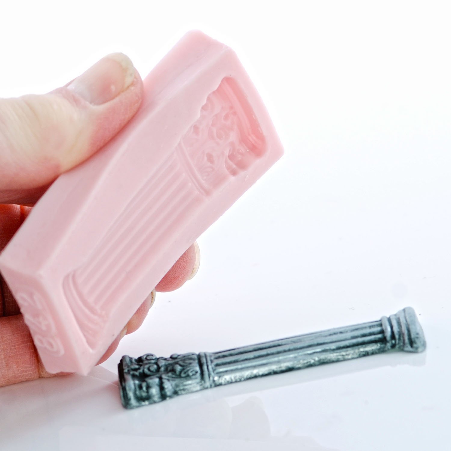 Small Roman Column Silicone Mold - Food Safe for Chocolate, Fondant, Candy, Resin, Clay & Jewelry Making - Flexible & Easy to Use - Perfect for Baking, DIY Crafts & Home Decor