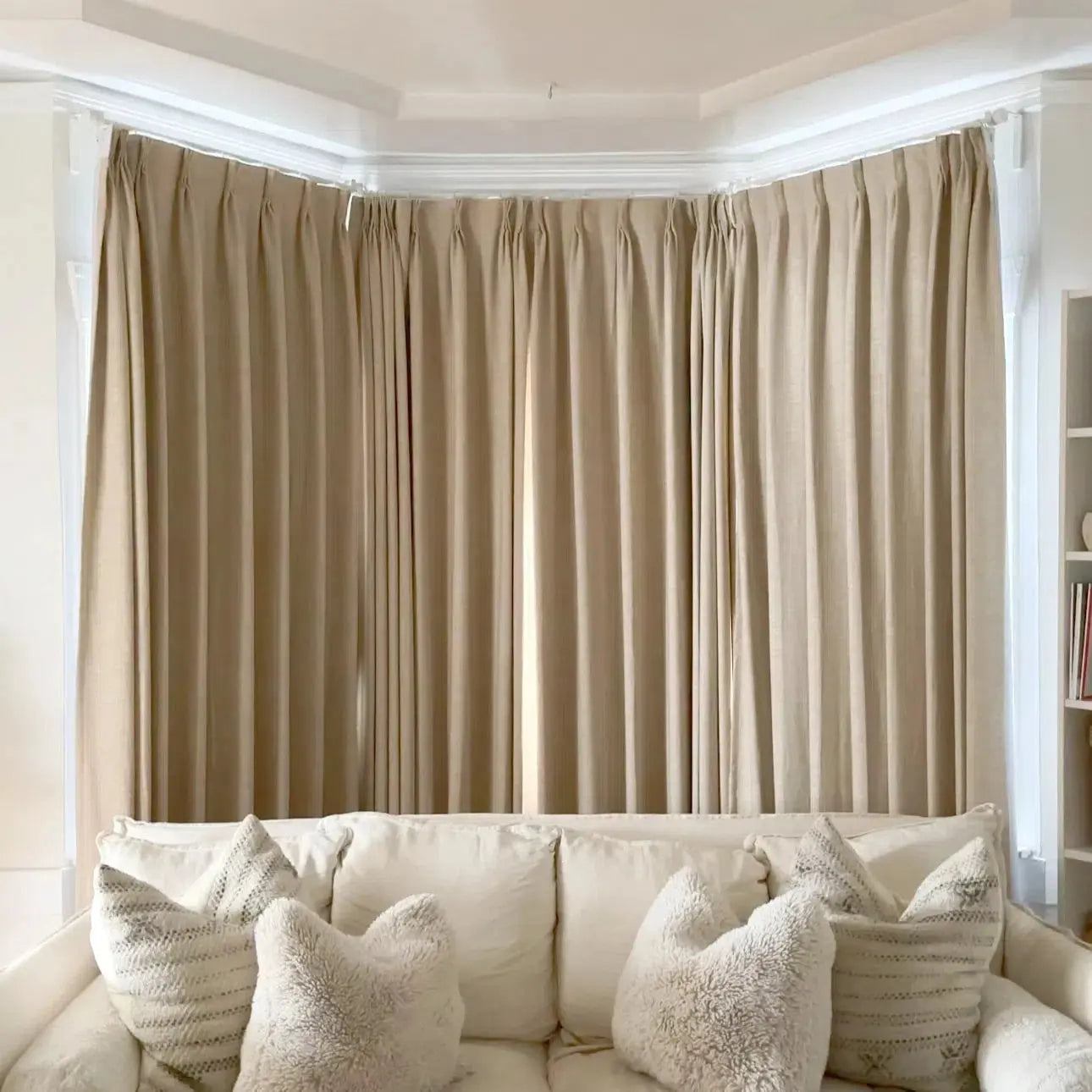 Jaylon Bay Window Curtain Rods - Adjustable Heavy Duty Curtain Rod for Bay Windows - Perfect for Living Room, Bedroom, Kitchen & Home Decor (White, 60-90 Inches)