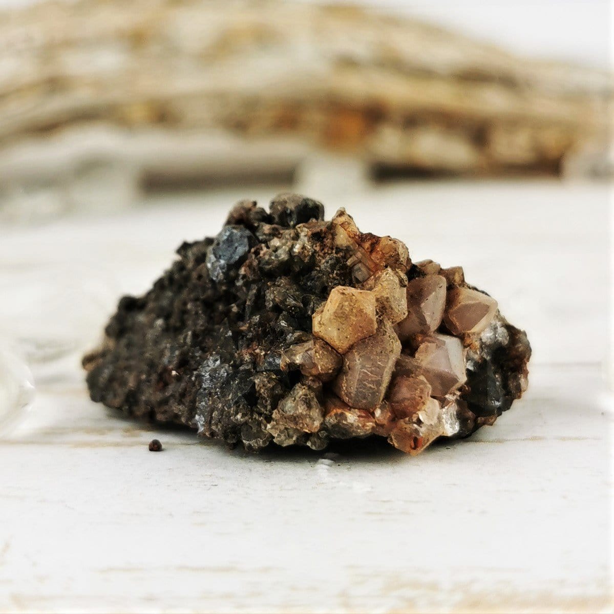 Natural Brookite & Magnetite Raw Stones for Healing, Meditation & Crystal Collection – Perfect for Energy Work, Home Decor & Spiritual Practices