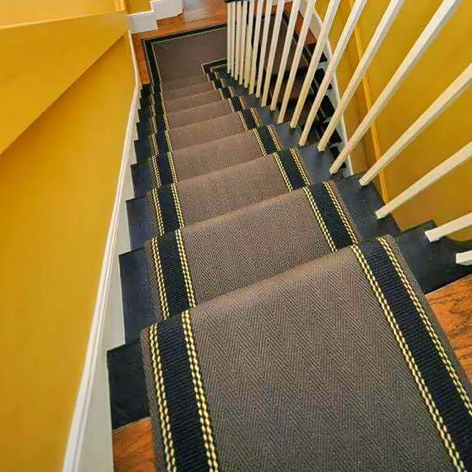 Premium Brass Stair Carpet Rods for Wooden Steps - Heavy Duty Safety Tubular Bar for Carpeted Stairs - Adjustable Stair Rods Set (70/80/90/100 cm) - Classic Home Decor for Stair Runners - Ideal for Living Room, Hallway & Staircase Safety (36 Inch, 1 Piece)