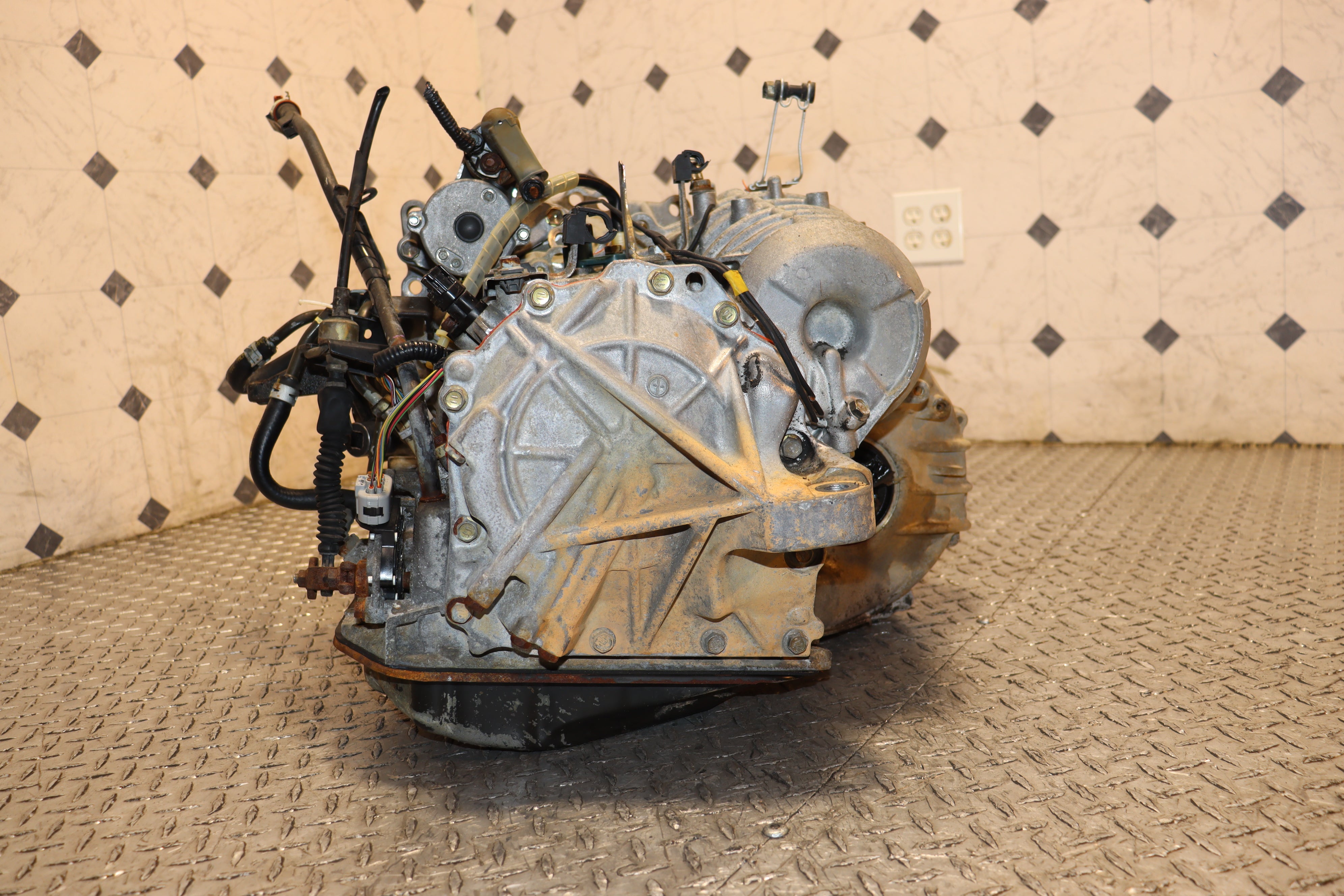 JDM 3MZ FWD Automatic Transmission for 2004-2006 Toyota Camry Sienna Solara & Lexus RX330 ES330 V6 3.3L - Smooth Gear Shifting for Daily Commute and Highway Driving