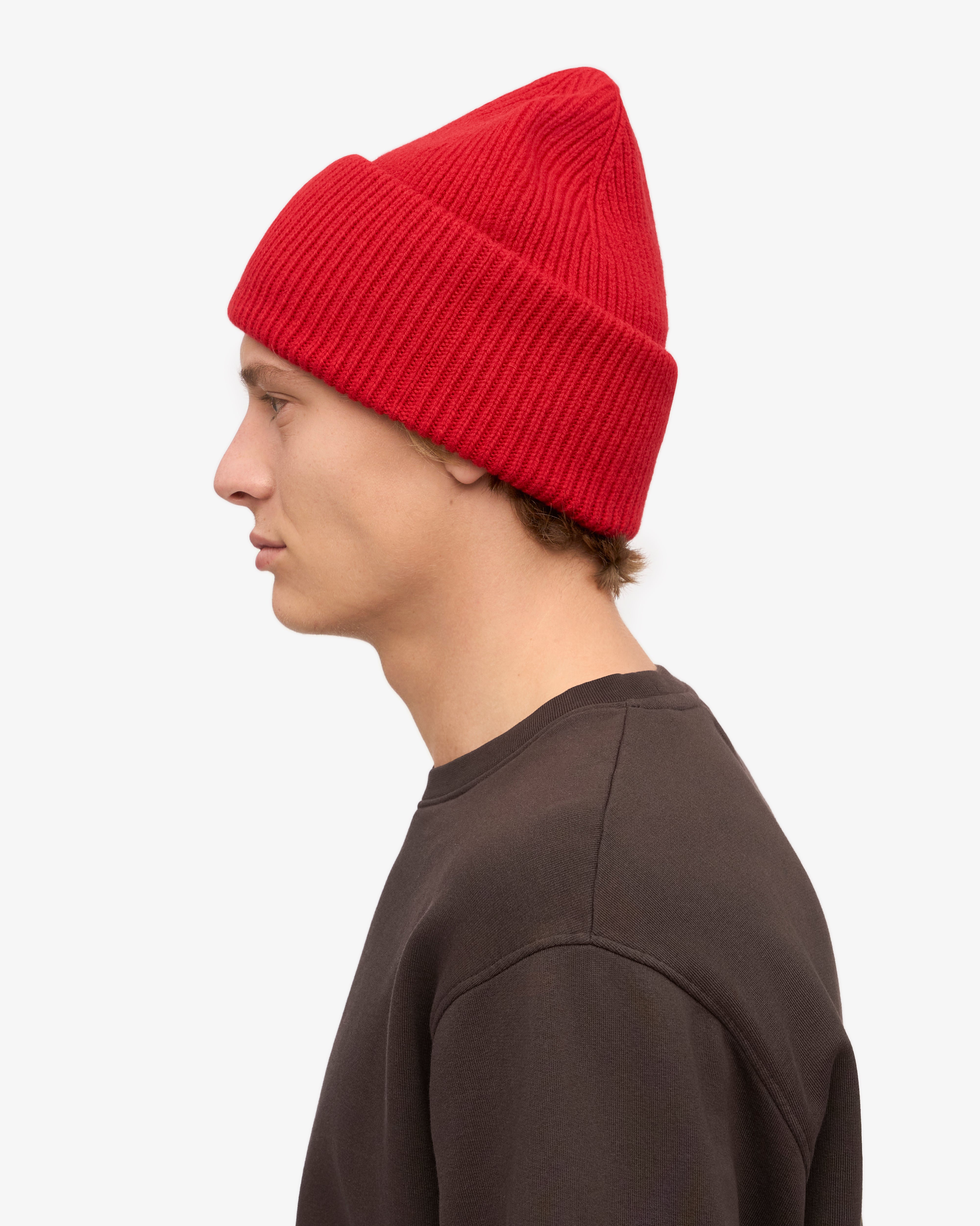 Premium Merino Wool Beanie Hat for Men & Women - Soft & Warm Winter Hat in Scarlet Red - Ideal for Skiing, Hiking & Outdoor Activities