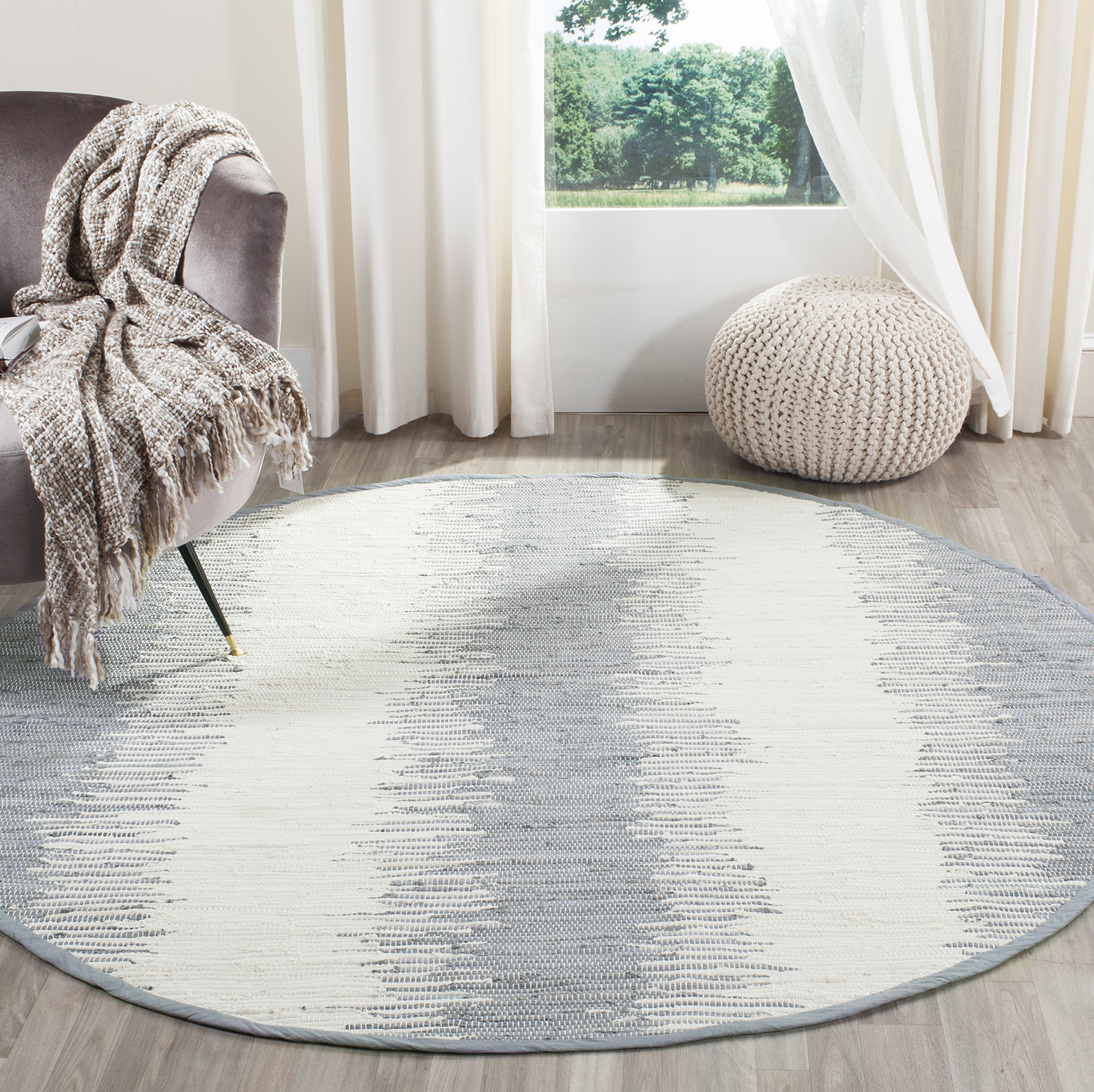 SAFAVIEH Montauk Collection 4' Round Grey MTK751K Handmade Stripe Fringe Cotton Area Rug - Soft Boho Chic Rug for Living Room, Bedroom & Nursery Decor