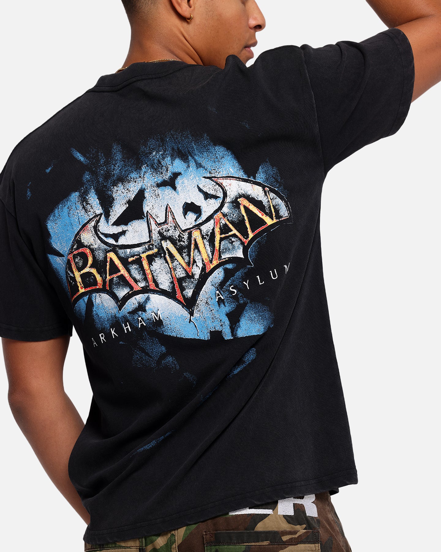 73 Studio X DC Batman Arkham Asylum Vintage Graphic T-Shirt - Black Cotton Tee for Men - Perfect for Cosplay, Comic Con & Batman Fans