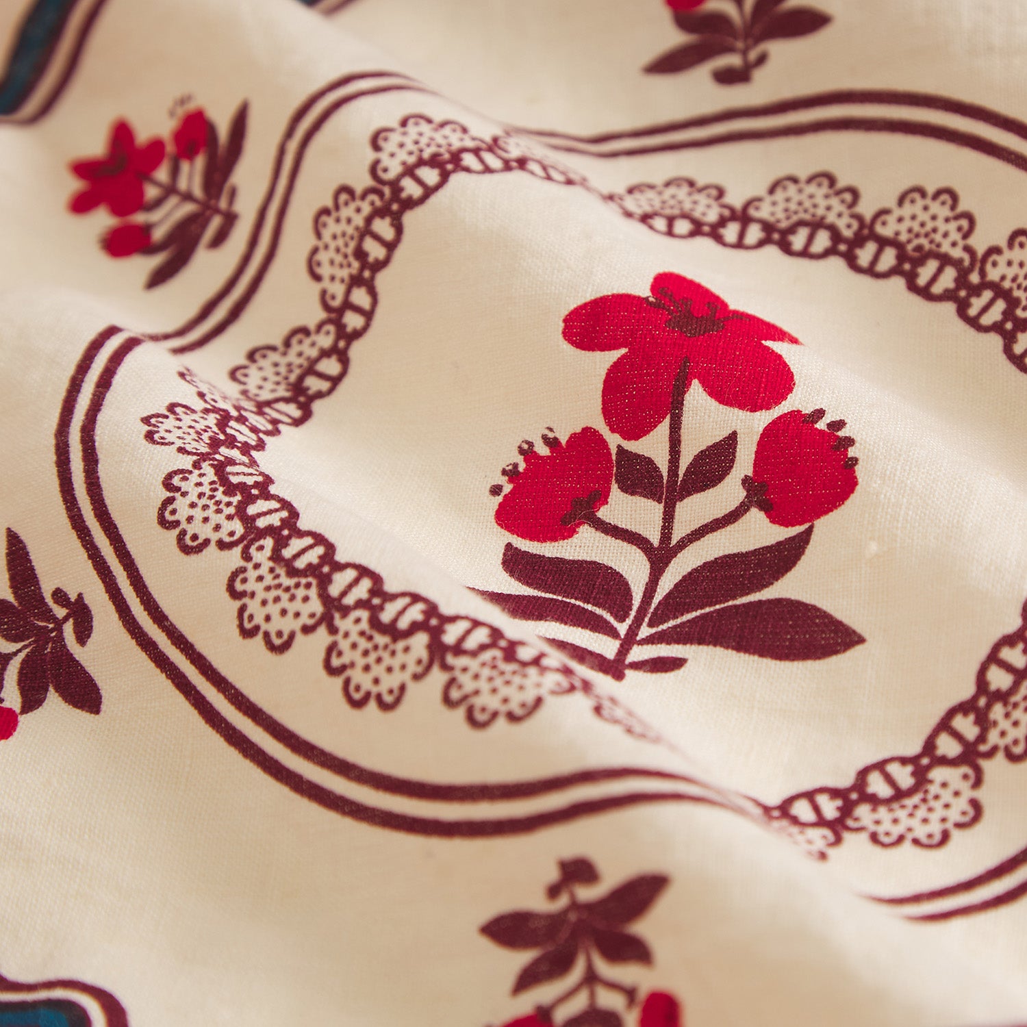 Premium Remi Tablecloth - Waterproof & Stain-Resistant Polyester Fabric for Dining, Parties & Outdoor Events - Elegant Home Decor & Perfect for Weddings, Holidays & Special Occasions