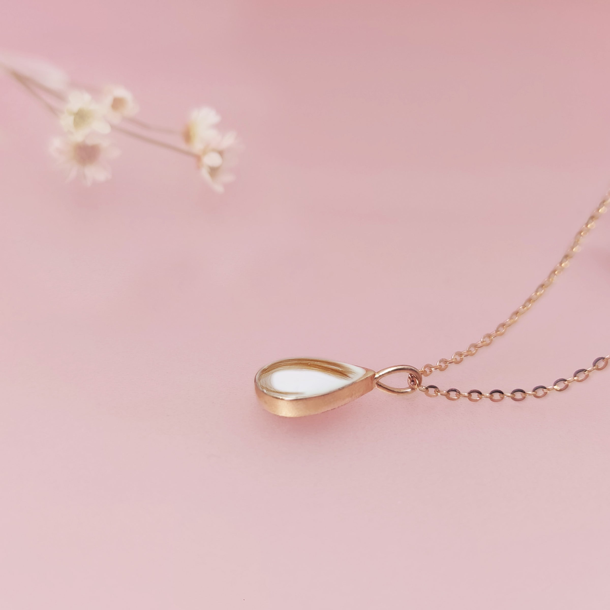 Milky Drop Breastmilk & Baby Hair Keepsake Necklace - Personalized Memorial Jewelry for Moms, Perfect for Cherishing Precious Memories of Motherhood and Baby's First Years