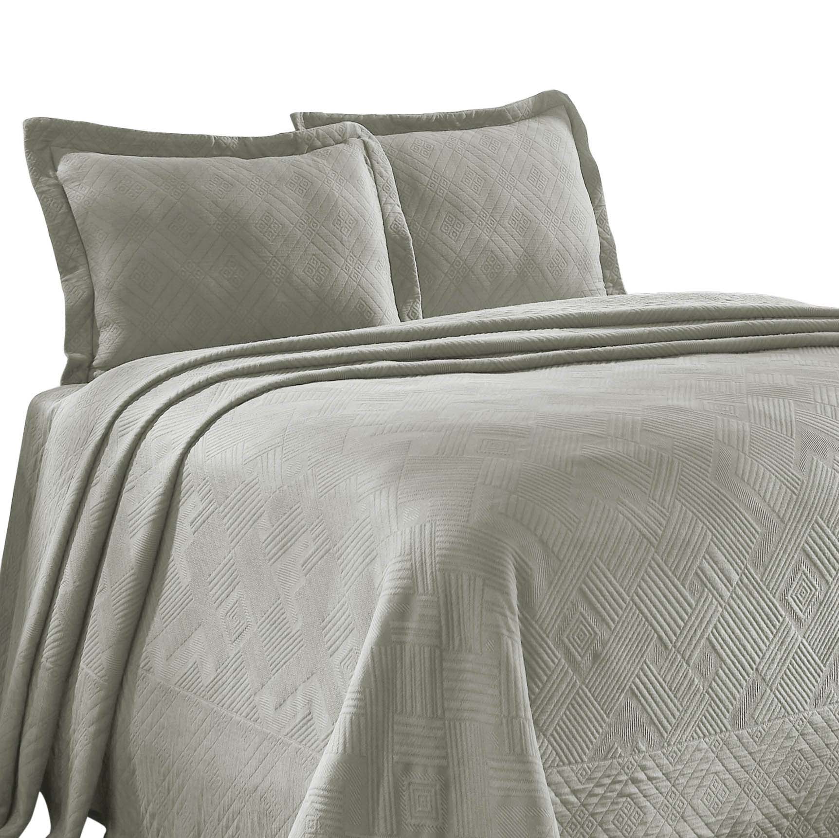 Geometric Fret Cotton Jacquard Matelasse Scalloped Bedspread Set - Queen Size Luxury Bedding for Modern Bedrooms | Perfect for Guest Rooms & Master Suites