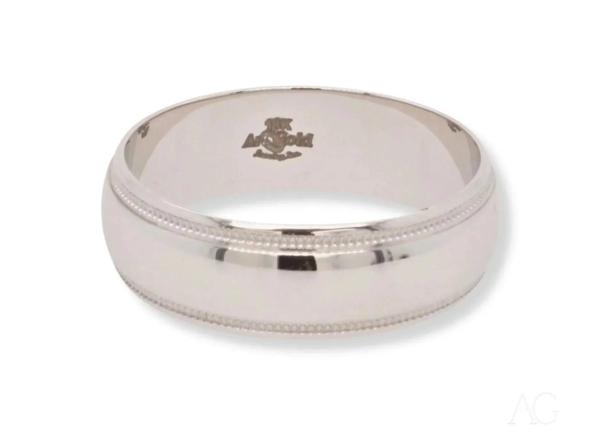 Elegant White 18k Gold Wedding Band for Women - Classic & Timeless Engagement Ring for Brides - Perfect for Weddings, Anniversaries & Special Occasions