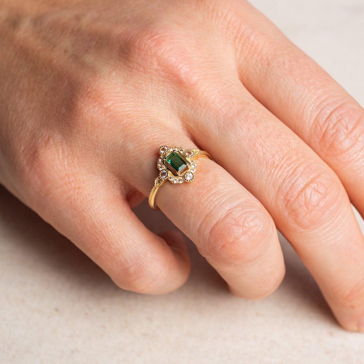 14K Gold Vintage Emerald Shield Ring for Women - Elegant Jewelry Gift for Anniversary, Birthday & Special Occasions