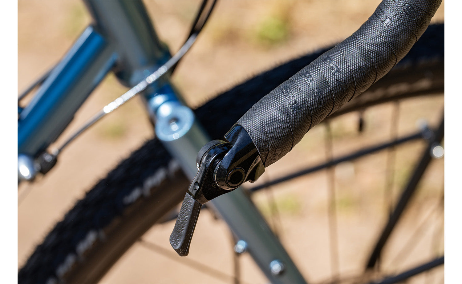 Masi Giramondo 700c Adventure Road Bike - Lightweight Aluminum Frame, Disc Brakes, All-Terrain Tires for Commuting, Touring & Off-Road Cycling