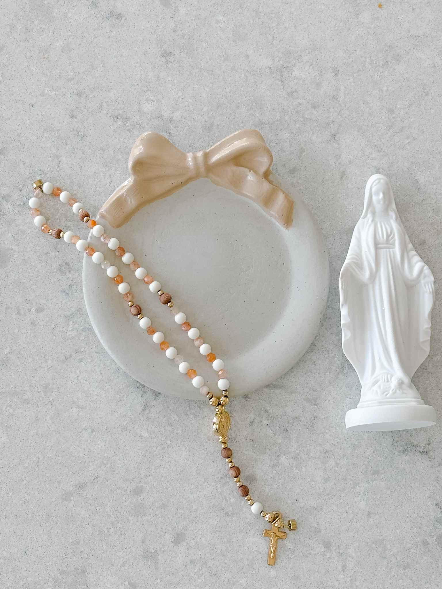 Elegant Bow-Shaped Trinket Dish - Jewelry Holder for Rings, Earrings & Small Accessories - Perfect for Nightstand, Dresser & Bathroom Organization