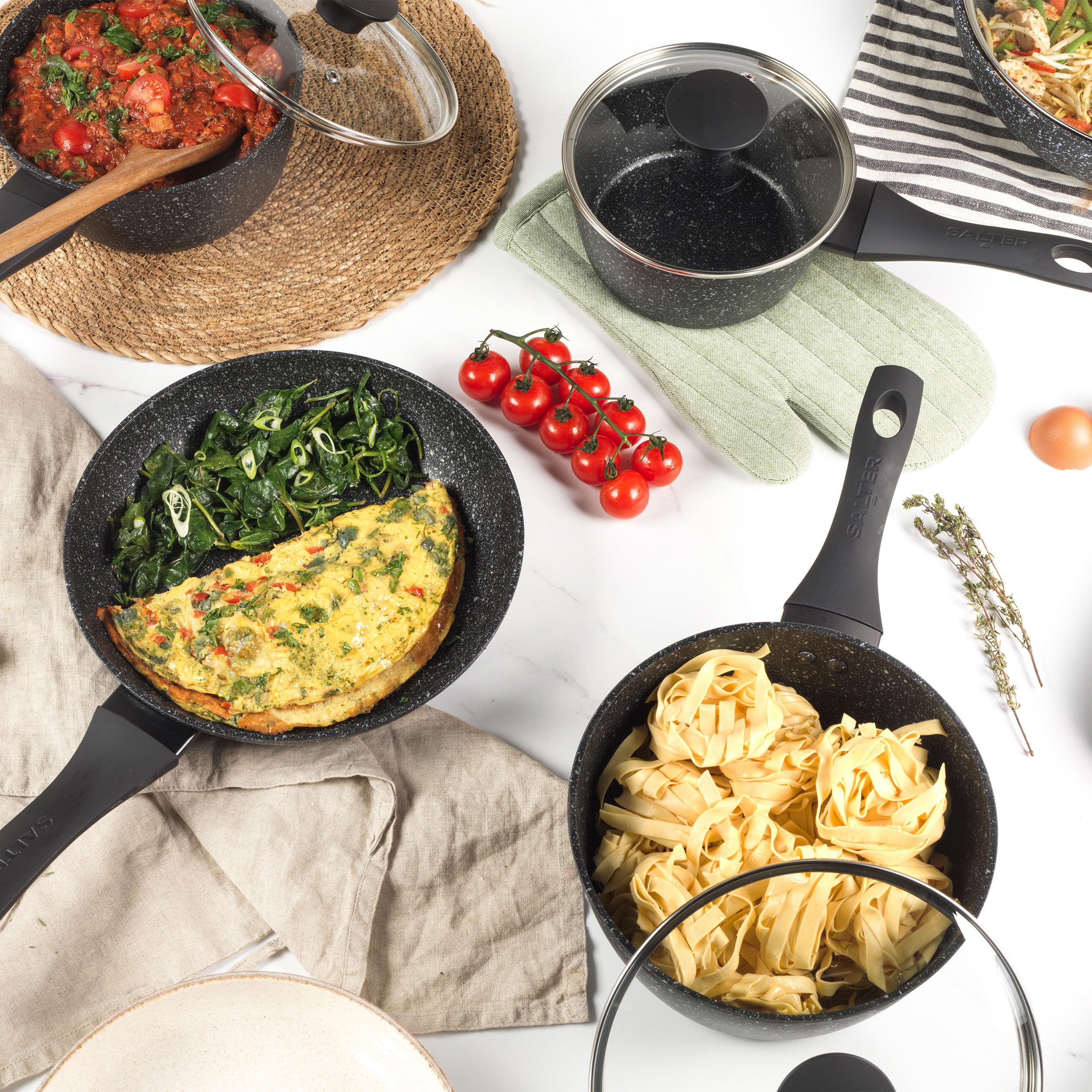 **Salter BW05746 Megastone 24 cm Non-Stick Frying Pan – PFOA-Free Forged Aluminum, 10x Durable Coating, Soft Touch Handle, Induction & Metal Utensil Safe – Perfect for Eggs, Pancakes & Stir-Fry**