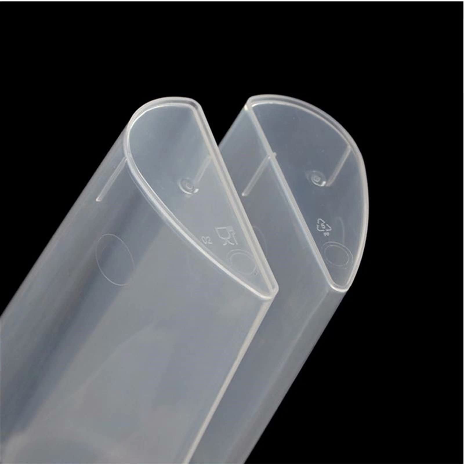 10 Pack 20 Oz Clear Heart Shaped Plastic Cups with Lids - Disposable Drinkware for Coffee, Tea, Juice, Champagne - Perfect for Valentine's Day, Bridal Showers, Birthday Parties & Romantic Date Nights