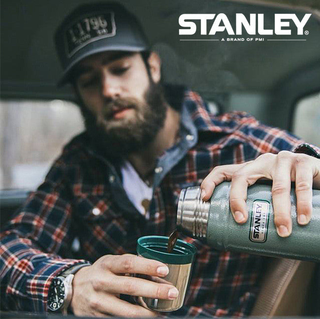 Stanley Classic Vacuum Insulated Stainless Steel Water Bottle 0.75L (25oz) - Keeps Drinks Hot/Cold for Hours - Perfect for Hiking, Camping & Office Use