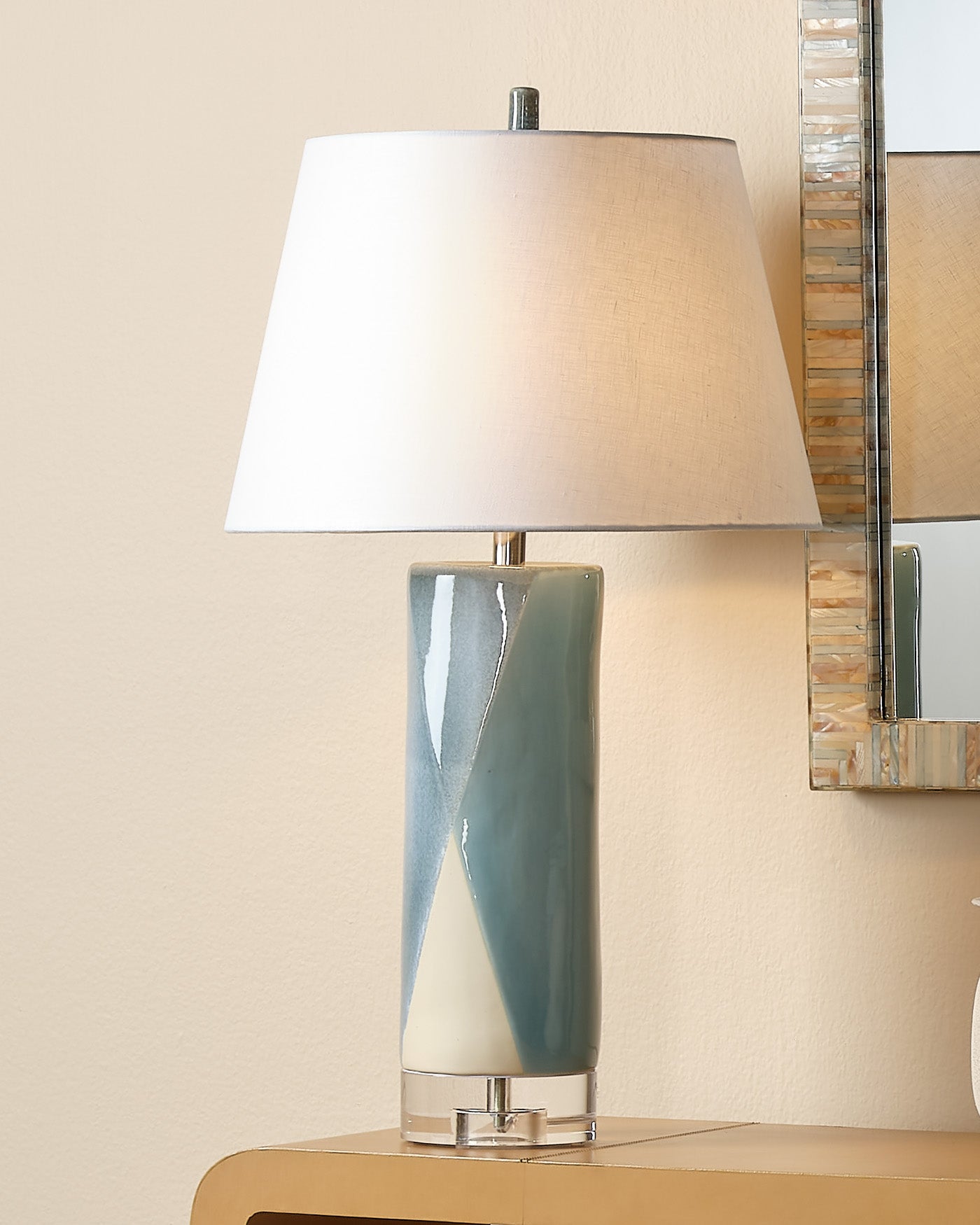 Elegant Diamond Crystal Table Lamp - Modern Bedside & Desk Lighting for Home & Office Decor