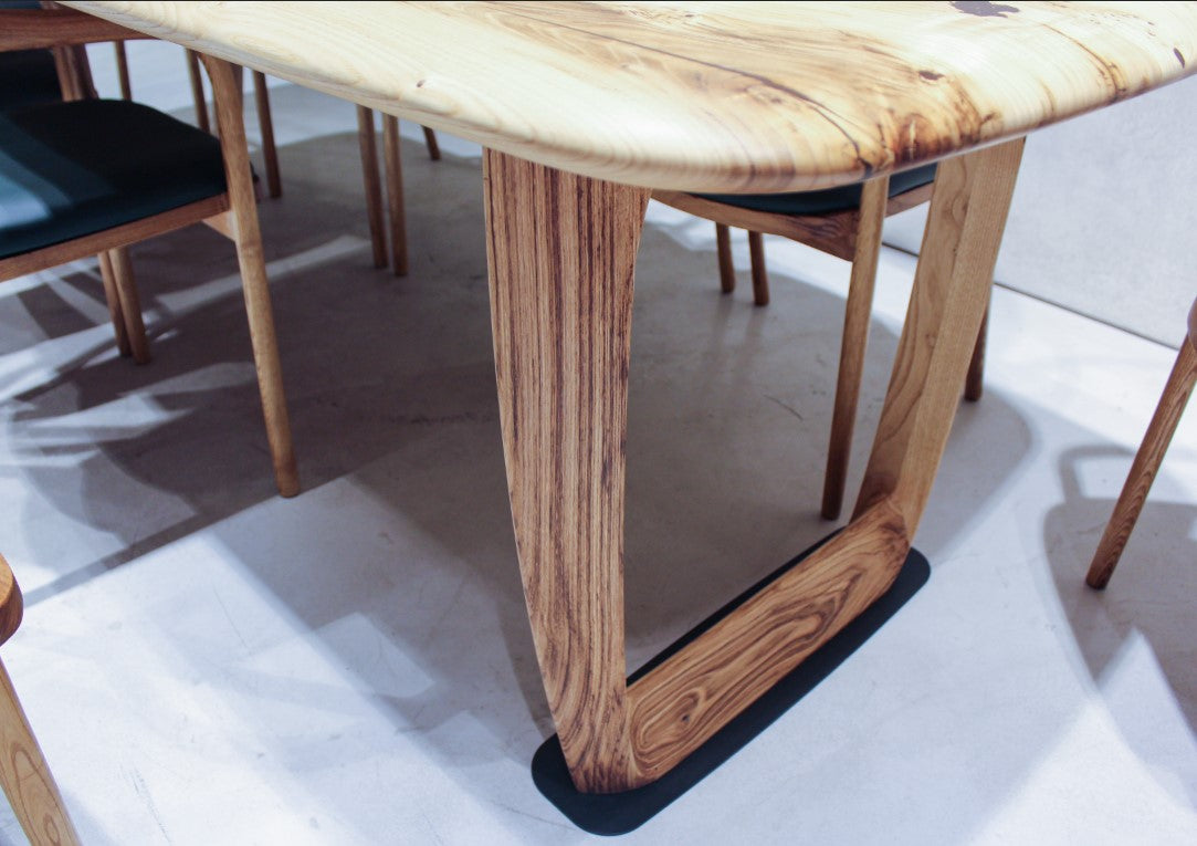 Rustic Solid Chestnut Wood Dining Table with Sturdy Chestnut Legs - Perfect for Farmhouse, Cottage & Country Style Dining Rooms