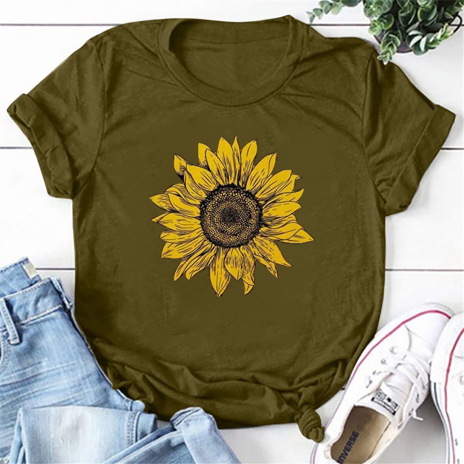 YUTANRAL Women's Summer Tops 2024 - Trendy Short Sleeve Crewneck Floral Printed Graphic Tees for Casual Wear & Vacation Outfits | Perfect for Beach Trips, Date Nights & Summer Parties