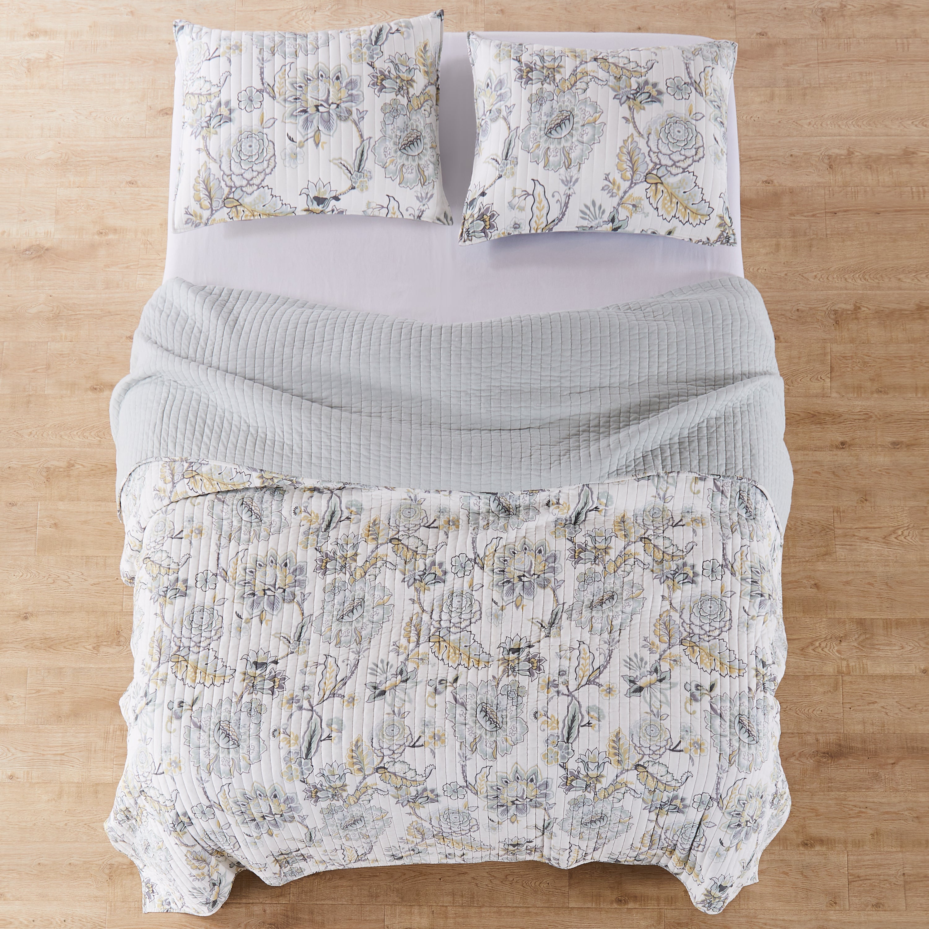 Ophelia Queen Size Quilt Set - 3 Piece Bedding Comforter with Pillow Shams, Soft Microfiber for All Seasons - Perfect for Master Bedroom, Guest Room & Cozy Home Decor